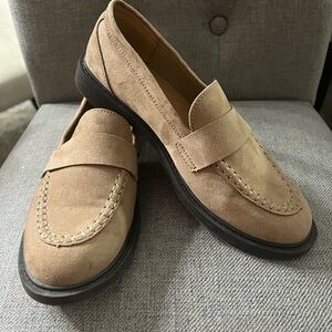 Old Navy Women's Tan Suede Loafers (size 7)